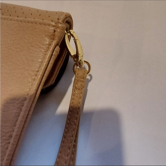 Steve Madden Wristlet in Camel Colour, 2 Envelop Pouch.. Detachable Strap.. - Picture 4 of 6